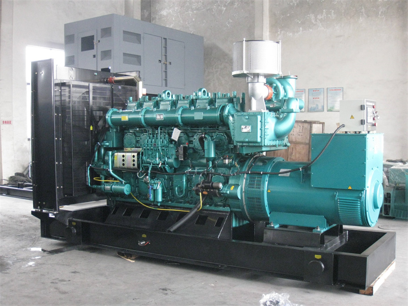 平果200KW 柴油发电机的油耗是多少？