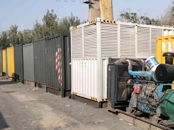 平果200KW柴油发电机机组每小时油耗是多少？