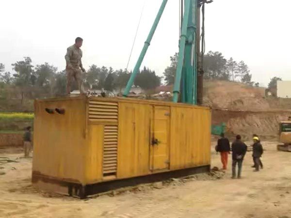 平果如何判断水冷式机油散热器密封件是否需要更换？